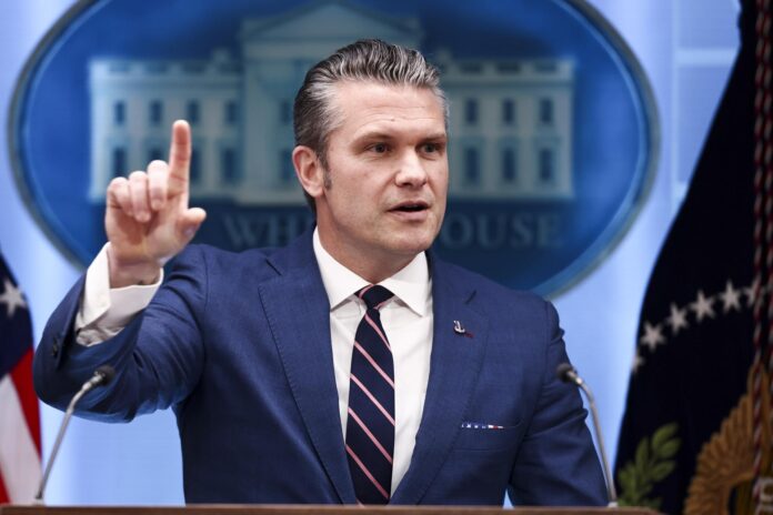 Foto de archivo del secretario de Guerra de Estados Unidos, Pete Hegseth. EFE/JIM LO SCALZO

