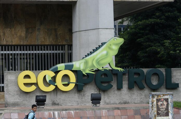 Fotografía de archivo de una vista general del logo de la petrolera estatal colombiana Ecopetrol, en Bogotá (Colombia). EFE/Guillermo Legaria
