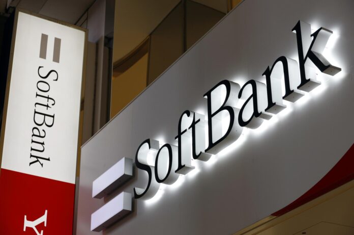 Imagen de archivo del logotipo de SoftBank en una tienda en Tokio (Japón). EFE/EPA/FRANCK ROBICHON
 
//////////
 
Tokyo (Japan), 28/01/2025.- The SoftBank logo is seen at a store in Tokyo, Japan, 28 January 2025. SoftBank Group shares declined on the Tokyo stock market on 28 January following the so-called 'DeepSeek shock,' which affected artificial intelligence-related stocks. SoftBank Group Corp is a key participant in a 500 billion US dollar AI investment project in the United States. (Japón, Estados Unidos, Tokio) EFE/EPA/FRANCK ROBICHON
