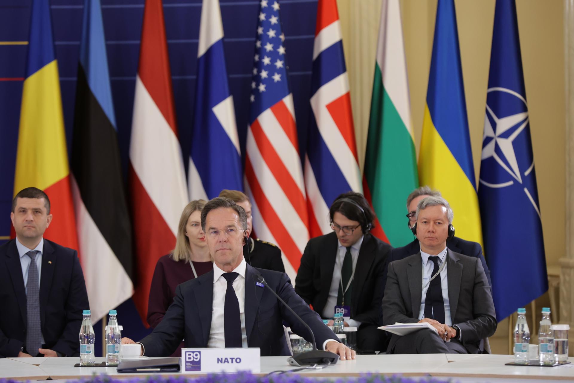 El Secretario General de la OTAN, Mark Rutte, asiste a la sesión plenaria de la Cumbre de Bucarest de los países del B9 (Bucharest Nine) y nórdicos en Bucarest, Rumanía, el 13 de mayo de 2026. El B9 (Bucharest Nine) es una iniciativa conjunta de Rumanía y Polonia, que incluye a los miembros del Flanco Oriental de la OTAN: Bulgaria, la República Checa, Estonia, Hungría, Letonia, Lituania y Eslovaquia. (República Checa, Hungría, Letonia, Lituania, Polonia, Rumanía, Eslovaquia, Bucarest) EFE/EPA/ROBERT GHEMENT
