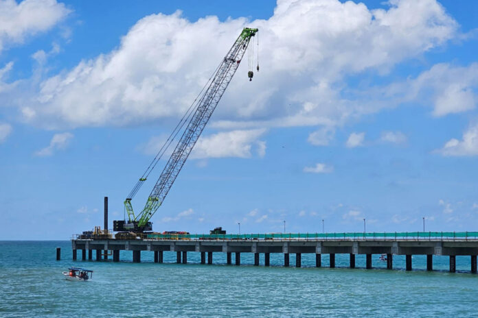 Fotografía cedida este 13 de mayo por la Autoridad Marítima de Panamá (AMP) que muestra las obras en el nuevo muelle multipropósito de Puerto Armuelles (Panamá). EFE/Autoridad Marítima de Panamá
