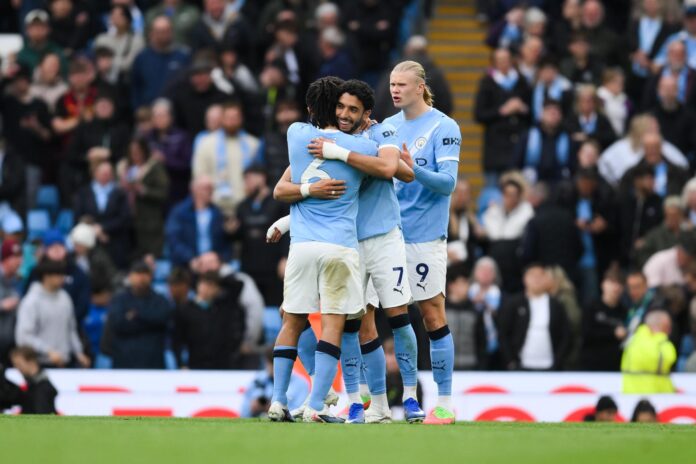 Omar Marmoush (C) of Manchester City celebra un gol. EFE/EPA/GARY OAKLEY
