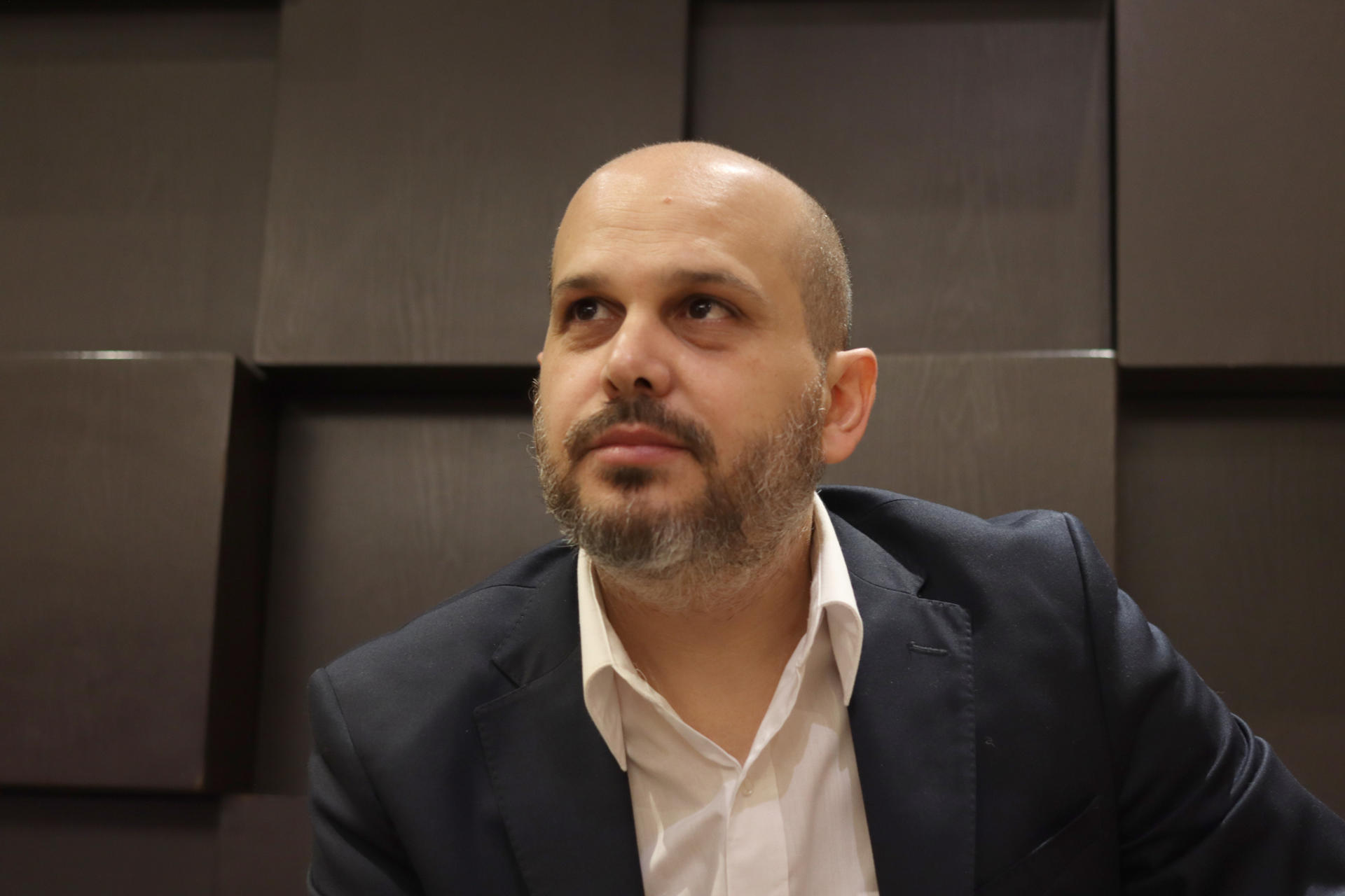 El cineasta mexicano Fernando Barreda Luna participa asiste al estreno de la película 'Café Chairel' este miércoles, en Ciudad de México (México). EFE/ Ana Baez