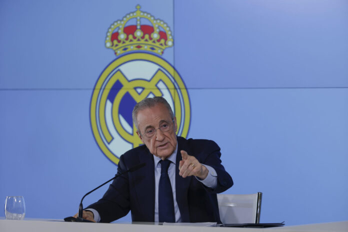 El presidente del Real Madrid, Florentino Pérez, durante la rueda de prensa ofrecida este martes, en Madrid. EFE/ Juanjo Martín
