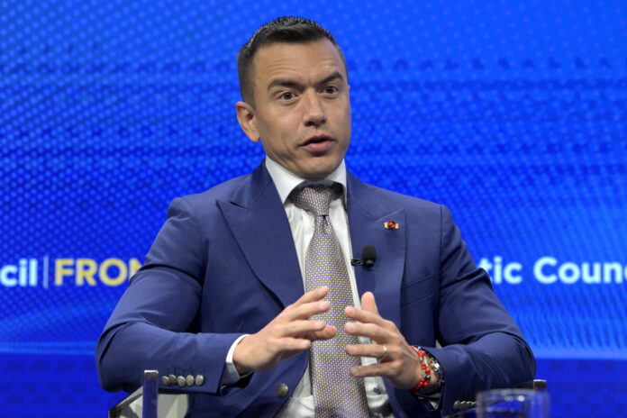 El Presidente de Ecuador, Daniel Noboa, habla durante un evento este jueves, en el centro de pensamiento Atlantic Council en Washington (Estados Unidos). EFE/ Lenin Nolly
