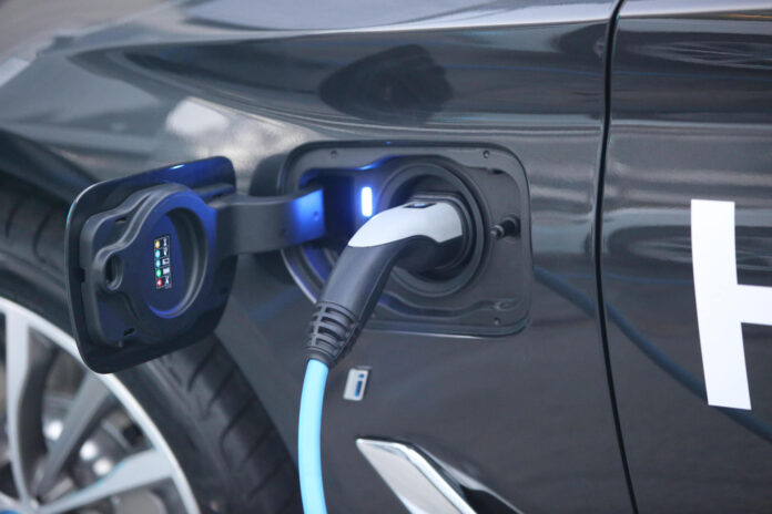 En la imagen de archivo, detalle de un vehículo eléctrico. EFE/Román Rodríguez
