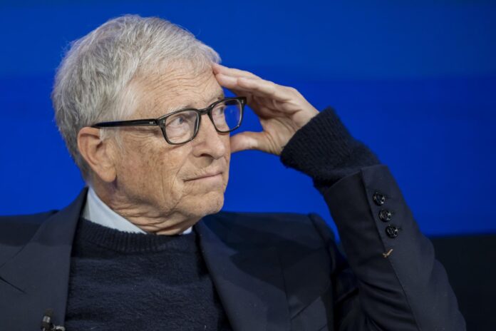 Fotografía de archivo que muestra al cofundador de Microsoft y filántropo estadounidense Bill Gates durante la 56.ª reunión anual del Foro Económico Mundial (FEM), en Davos (Suiza). EFE/ Gian Ehrenzeller
