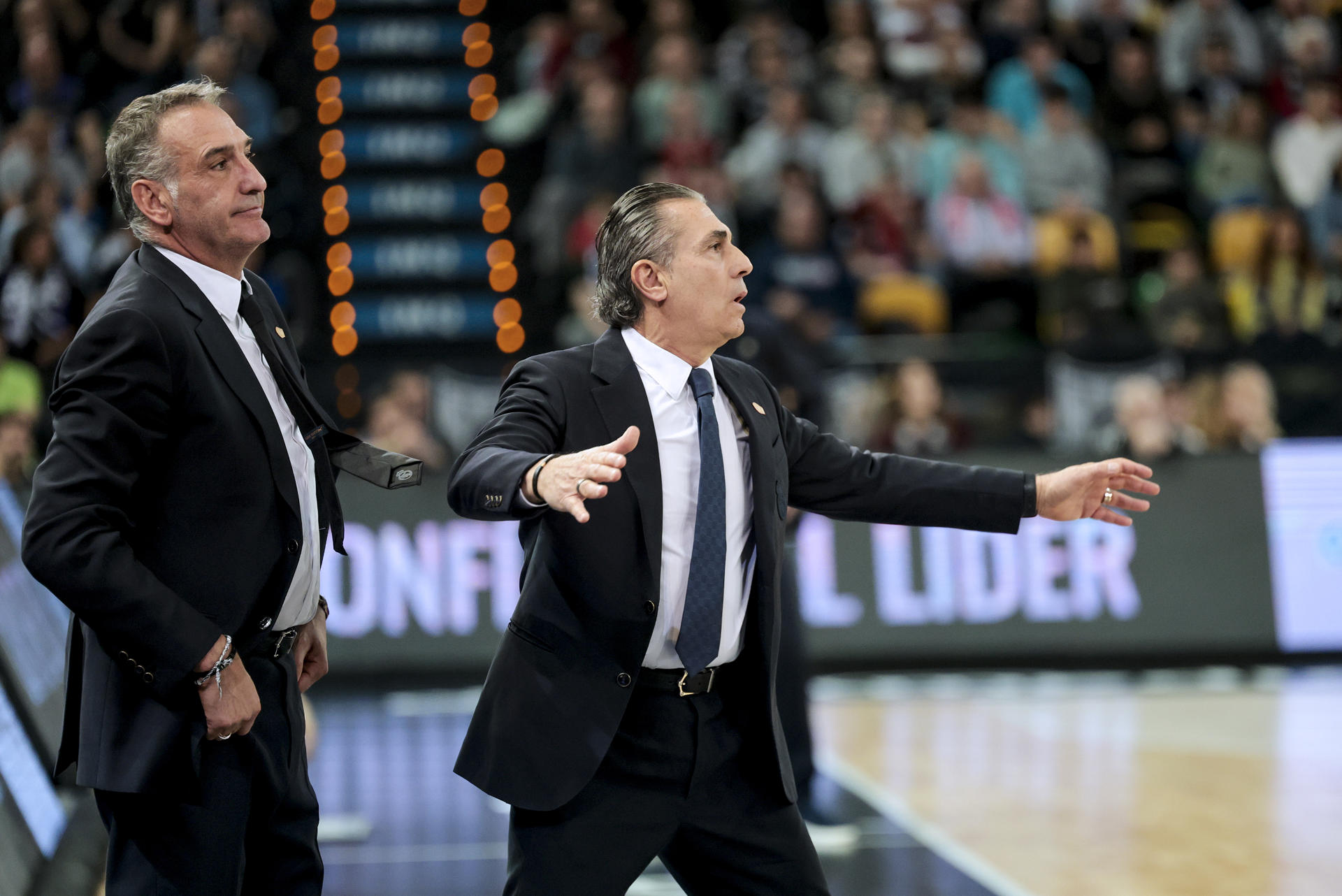 BILBAO, 14/05/2026.- El entrenador del Real Madrid, Sergio Scariolo, durante el encuentro de la Liga Endesa entre el Bilbao Basket y el Real Madrid celebrado este jueves en el Bilbao Arena. EFE/ Luis Tejido
