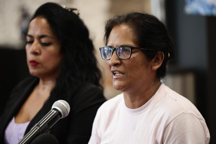 Lorena Gutiérrez, madre de Fátima Varinia Quintana víctima de feminicidio, habla en una rueda de prensa en Ciudad de México (México). Imagen de archivo. EFE/José Méndez
