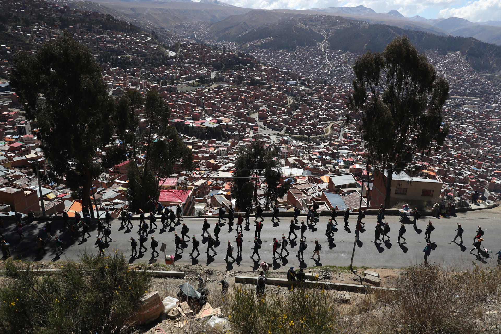 Mineros participan en una protesta donde exigen la atención de sus demandas al presidente de Bolivia, Rodrigo Paz, este 14 de mayo de 2026, en La Paz (Bolivia). EFE/ Luis Gandarillas
