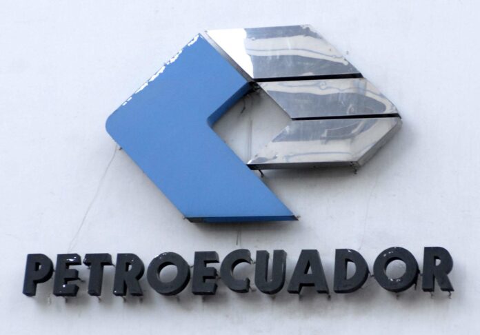 Fotografía de archivo del logotipo de la petrolera estatal ecuatoriana Petroecuador, en las sede de las oficinas de la compañía, en Quito (Ecuador). EFE/Guillermo Legaria
