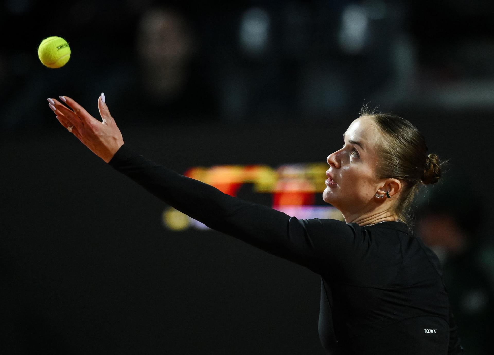 La ucraniana Elina Svitolina avanzó estes viernes a la final del WTA 1.000 de Roma, donde se enfrentará  con la estadounidense Coco Gauff, al derrotar a la polaca Iga Swiatek. EFE/EPA/ALESSANDRO DI MEO
 
ROME (Italy), 14/05/2026.- Elina Svitolina of Ukraine in action against Iga Swiatek of Poland during their Women's Singles semifinal match at the Italian Open tennis tournament in Rome, Italy, 14 May 2026. (Tenis, Italia, Polonia, Ucrania, Roma) EFE/EPA/ALESSANDRO DI MEO

