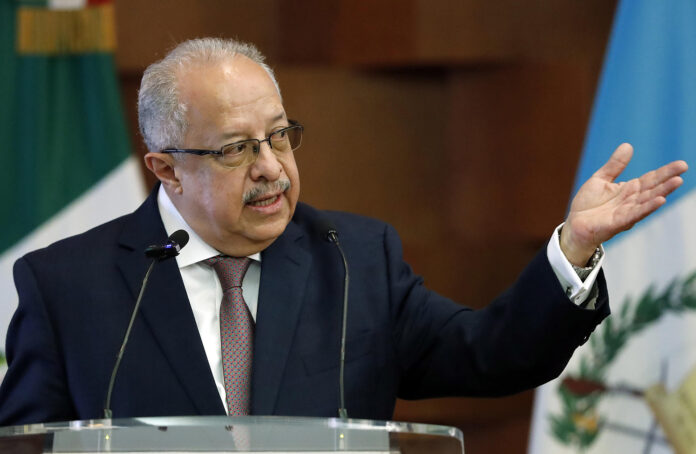 Fotografía de archivo del canciller de Guatemala, Carlos Ramiro Martínez, durante una conferencia de prensa, en Ciudad de México (México). EFE/Mario Guzmán
