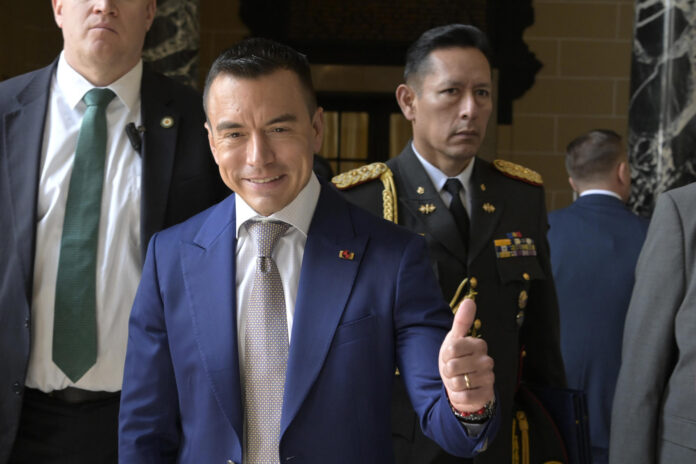 El presidente de Ecuador, Daniel Noboa, reacciona tras la sesión protocolar del Consejo Permanente de la Organización de los Estados Americanos (OEA) este 14 de mayo de 2026, en Washington (Estados Unidos). EFE/Lenin Nolly
