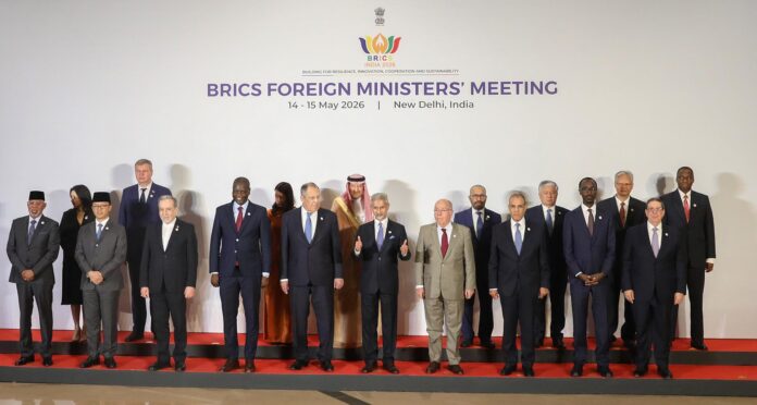 NUEVA DELHI (India), 14/05/2026.- Foto de grupo de los BRICS durante la Reunión de Ministros de Relaciones Exteriores del grupo en Bharat Mandapam, Nueva Delhi, India, el 14 de mayo de 2026. 
EFE/EPA/RAJAT GUPTA
