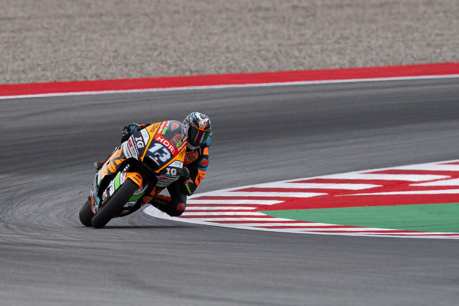 El piloto italiano de Moto2 Celestino Vietti (HRD Speed RS Team) durante los primeros entrenamientos libres del Gran Premio de Cataluña, sexta prueba de los mundiales de motociclismo de velocidad en el Circuito de Barcelona-Cataluña. EFE/Siu Wu