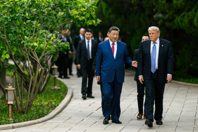 El presidente de los Estados Unidos, Donald J. Trump (d), junto al presidente chino, Xi Jinping (i), en Zhongnanhai, Pekín. EFE/ Casa Blanca Via X SOLO USO EDITORIAL/SOLO DISPONIBLE PARA ILUSTRAR LA NOTICIA QUE ACOMPAÑA (CRÉDITO OBLIGATORIO)
