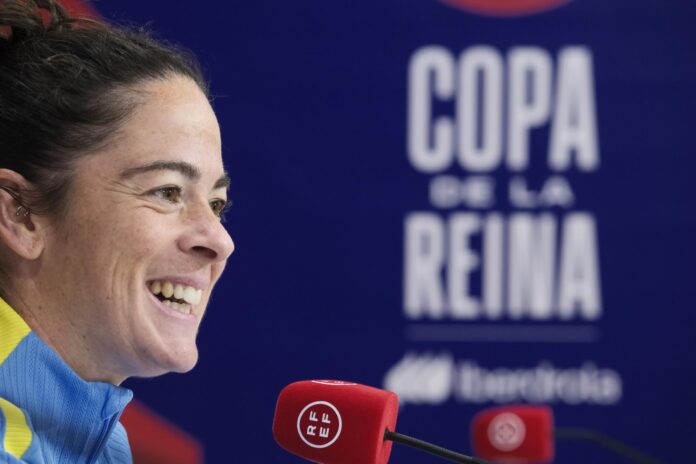La jugadora del FC Barcelona Marta Torrejón ha analizado este viernes las opciones de su equipo en la final de la Copa de la Reina, en la que este sábado se enfrenta al Atlético de Madrid en el estadio de Gran Canaria. EFE/Ángel Medina G.
