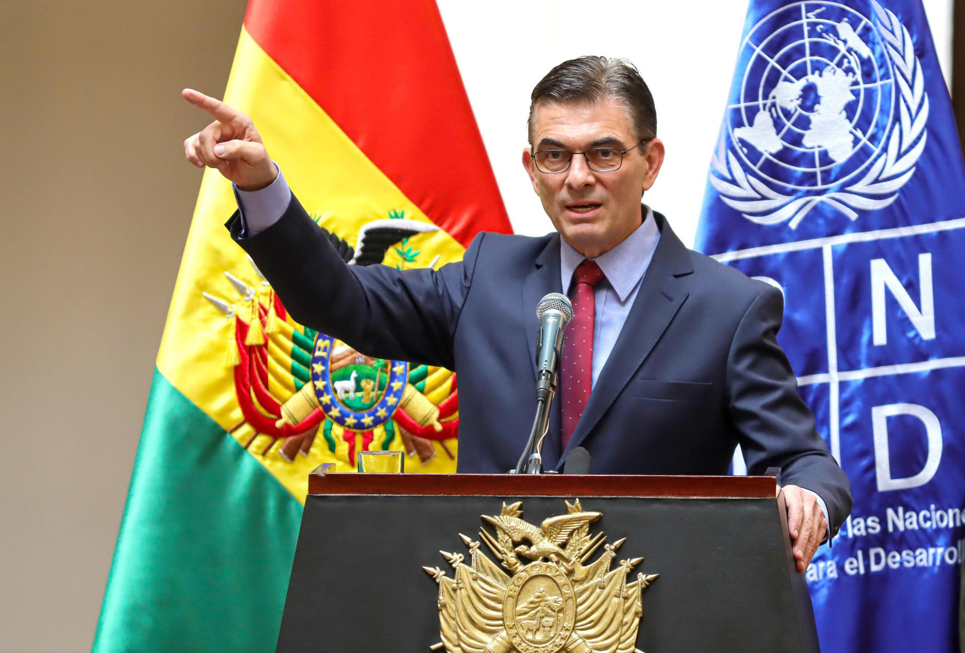Fotografía cedida por la Presidencia de Bolivia que muestra al mandatario, Rodrigo Paz, hablando durante un acto en la Casa Grande del Pueblo en La Paz (Bolivia). EFE/ Presidencia de Bolivia
