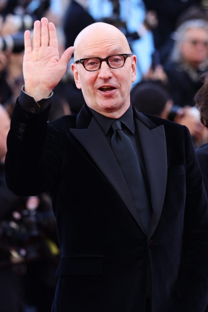 Steven Soderbergh asiste al estreno de «Karma» durante la 79.ª edición del Festival de Cine de Cannes, en Cannes, Francia. EFE/Teresa Suarez
