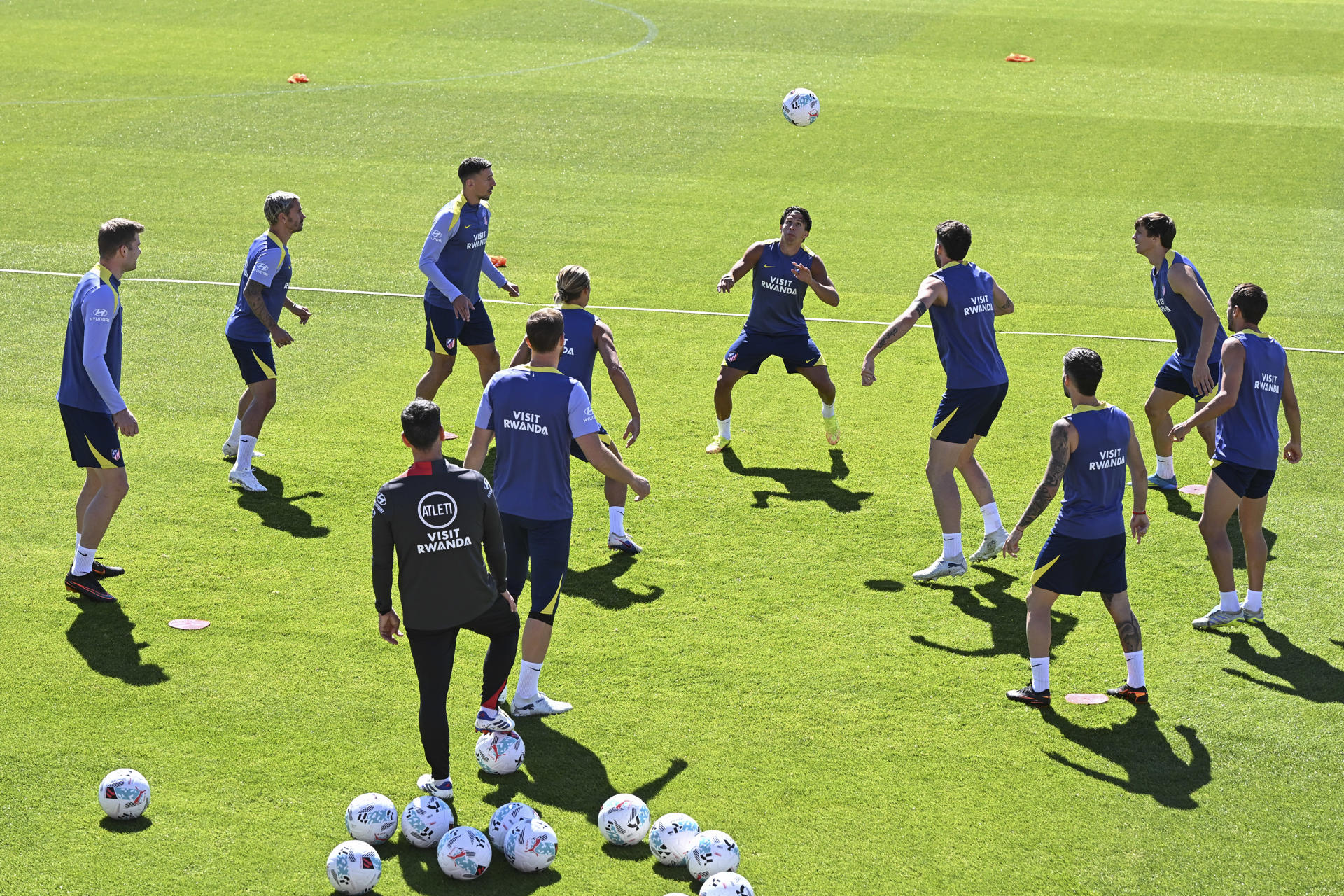 Los jugadores del Atlético de Madrid, en el entrenamiento. EFE/ Fernando Villar
