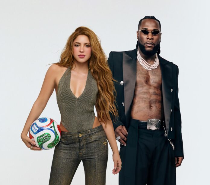 Fotografía cedida por Sony Music Latin que muestra a la cantante colombiana Shakira junto al nigeriano Burna Boy. EFE/ Nico G/ Sony Music Latin
