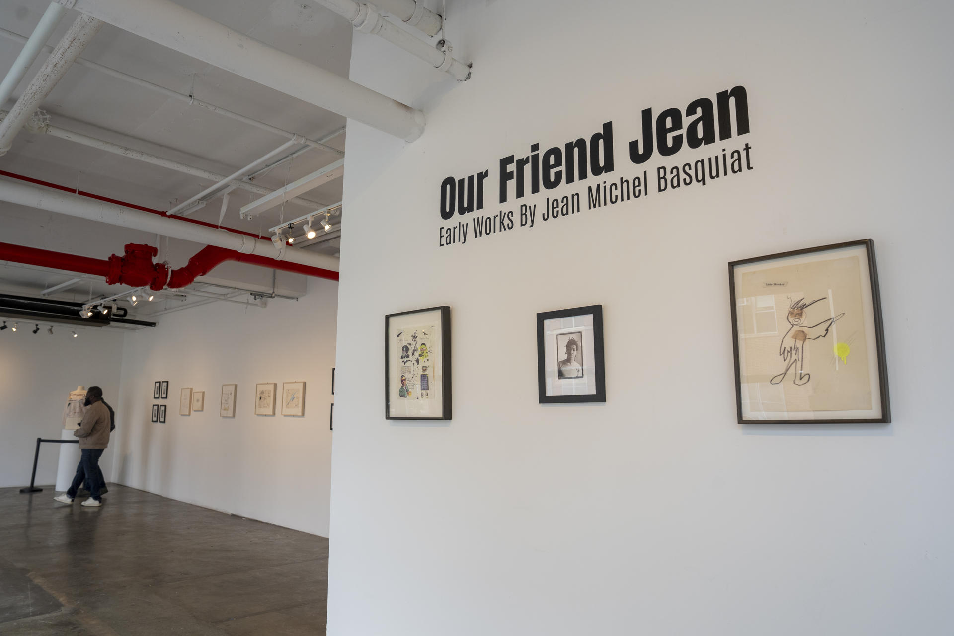 Fotografía que muestra obras del artista estadounidense Jean-Michel Basquiat durante una exposición en The Bishop Gallery este viernes, en Nueva York (EE.UU.). EFE/ Ángel Colmenares
