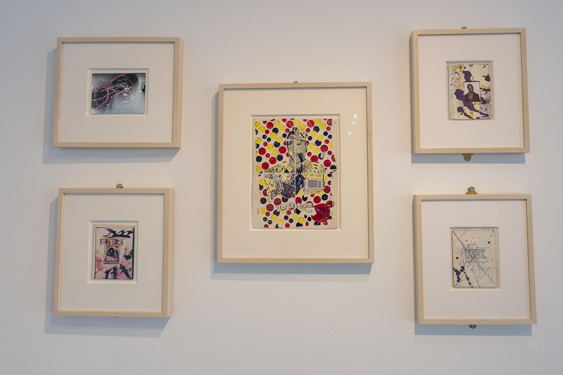 Fotografía que muestra obras del artista estadounidense Jean-Michel Basquiat durante una exposición en The Bishop Gallery este viernes, en Nueva York (EE.UU.). EFE/ Ángel Colmenares
