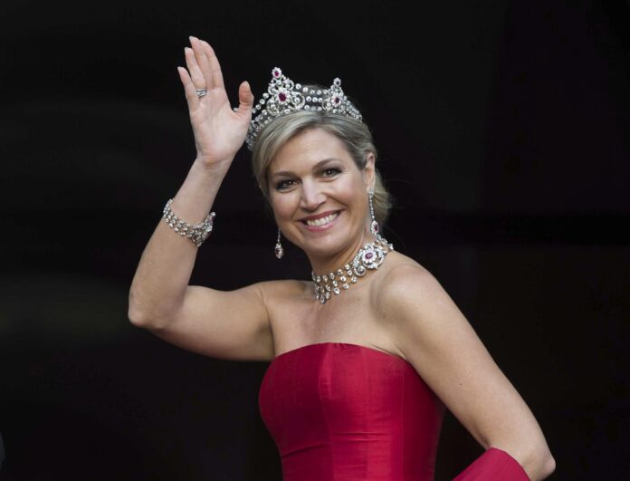 La reina Máxima de Holanda llegaba en mayo de 2014 al palacio real, en la plaza Dam en Ámsterdam, para una cena de gala anual para los diplomáticos destinados en su país. EFE/Lex Van Lieshout/Archivo.
