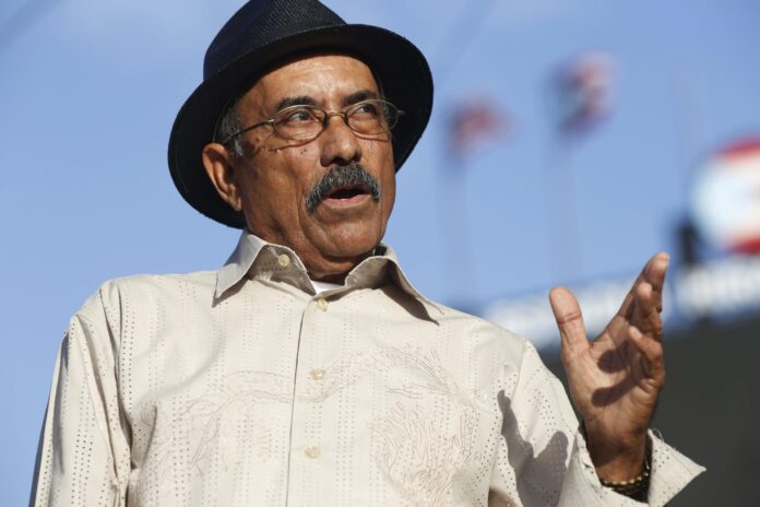 Fotografía de archivo del cantante puertorriqueño Sammy Marrero, voz emblemática de la orquesta de salsa La Selecta. EFE/Thais Llorca
