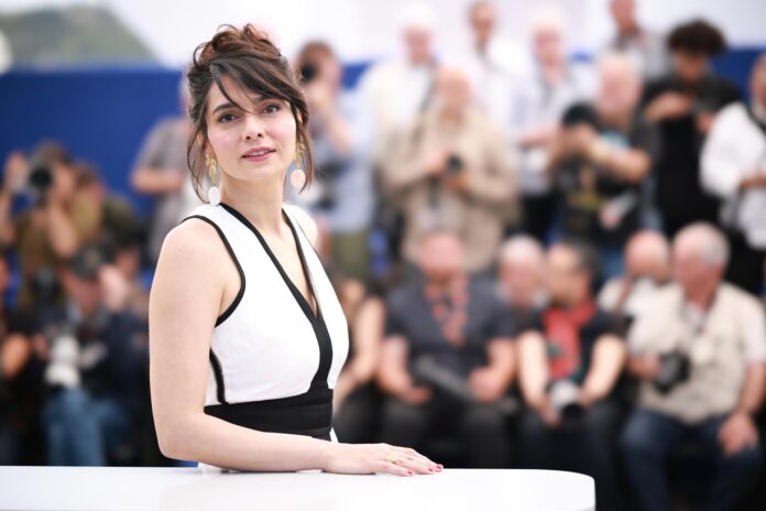 La directora iraní Pegah Ahangarani en la 79 edición del Festival de Cannes. EFE/EPA/CLEMENS BILAN
