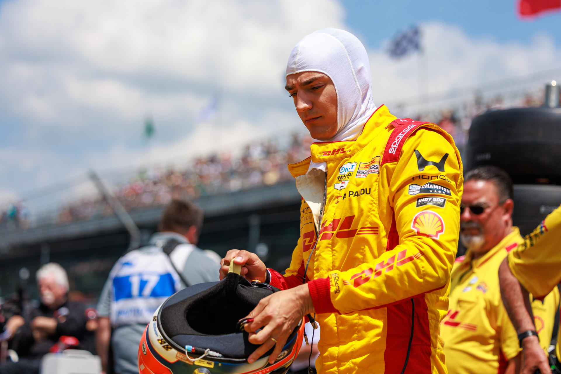 El piloto español Alex Palou del equipo Chip Ganassi se prepara para las clasificaciones de las 500 millas de Indianápolis en el Indianapolis Motor Speedway. EFE/ Jeremy Hogan
