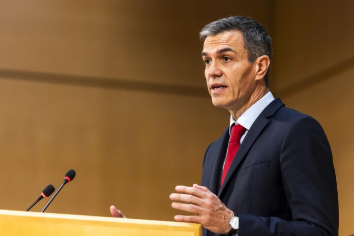 El presidente del Gobierno español, Pedro Sánchez, durante su intervención ante la 79 Asamblea Mundial de la Salud en Ginebra, Suiza, este lunes. EFE/EPA/SALVATORE DI NOLFI
