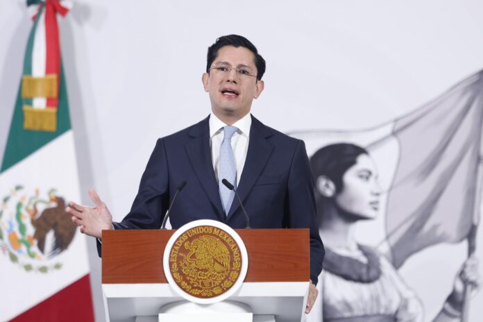 Fotografía de archivo del canciller de México, Roberto Velasco, durante una rueda de prensa en Ciudad de México (México). EFE/ Sáshenka Gutiérrez

