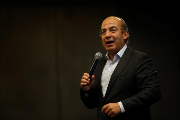 Fotografía de archivo del expresidente de México, Felipe Calderón. EFE/Francisco Guasco
