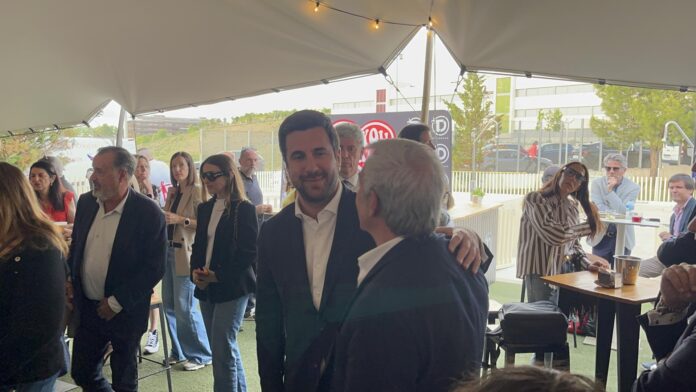 El empresario español Enrique Riquelme, presidente del grupo Cox, en el XV Torneo Solidario de pádel de Clínica Menorca en la Ciudad de la Raqueta de Madrid. EFE/Pablo Pérez

