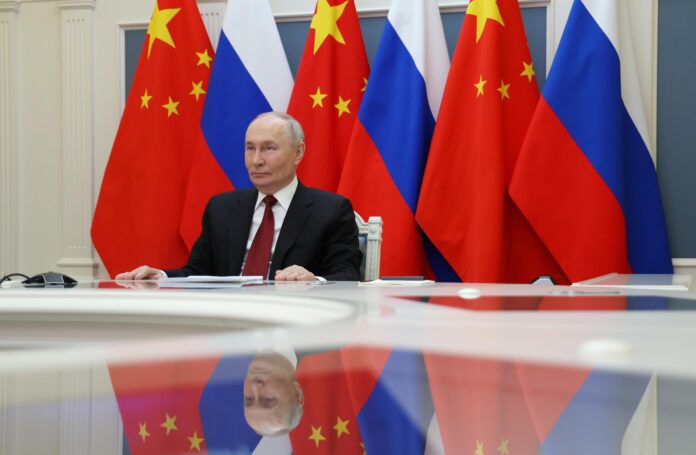 Archivo - MOSCÚ (Rusia), 04/02/2026.- El presidente ruso, Vladímir Putin, en una reunión con el presidente chino, Xi Jinping, por videoconferencia en el Kremlin. EFE/EPA/VYACHESLAV PROKOFYEV/SPUTNIK/KREMLIN POOL MANDATORY CREDIT
