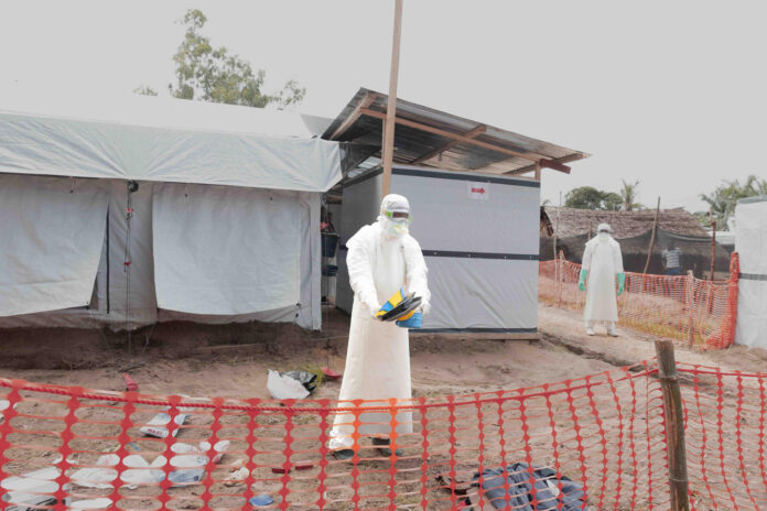 Imagen del centro de tratamiento del ébola en Bulape, provincia de Kasaï, República Democrática del Congo, el 19 de octubre de 2025. Al menos 131 muertes sospechosas y 513 casos también sospechosos de ébola se han registrado por el brote de la enfermedad en el este de la República Democrática del Congo (RDC), informó el ministro congoleño de Salud, Samuel Roger Kamba, después de que el Gobierno cifrara previamente en 116 ese número de fallecidos. EFE/ Moïse Badimu/© Unicef - SOLO USO EDITORIAL/SOLO DISPONIBLE PARA ILUSTRAR LA NOTICIA QUE ACOMPAÑA (CRÉDITO OBLIGATORIO) -
