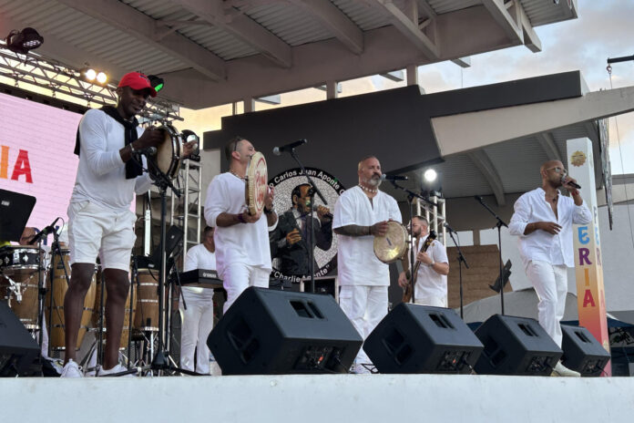 Fotografía de archivo del grupo Plena Libre durante una presentación en Caguas (Puerto Rico). EFE/ Jorge Muñiz
