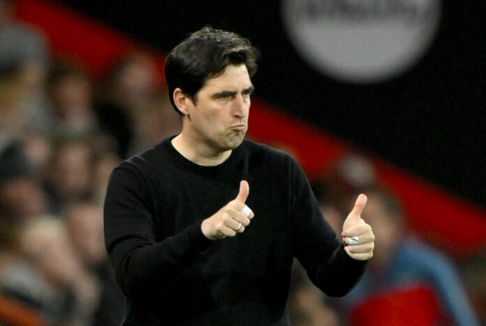El entrenador del Bournemouth Andoni Iraola durante el partido de la Premier Keague que han jugado AFC Bournemouth y Manchester City en Bournemouth, Reino Unido. EFE/EPA/DANIEL HAMBURY

