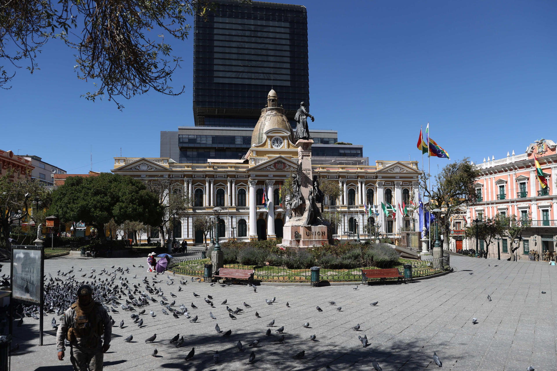 Vista general este 19 de mayo de la Plaza Murillo, sede del poder político boliviano, en La Paz (Bolivia). EFE/Luis Gandarillas
