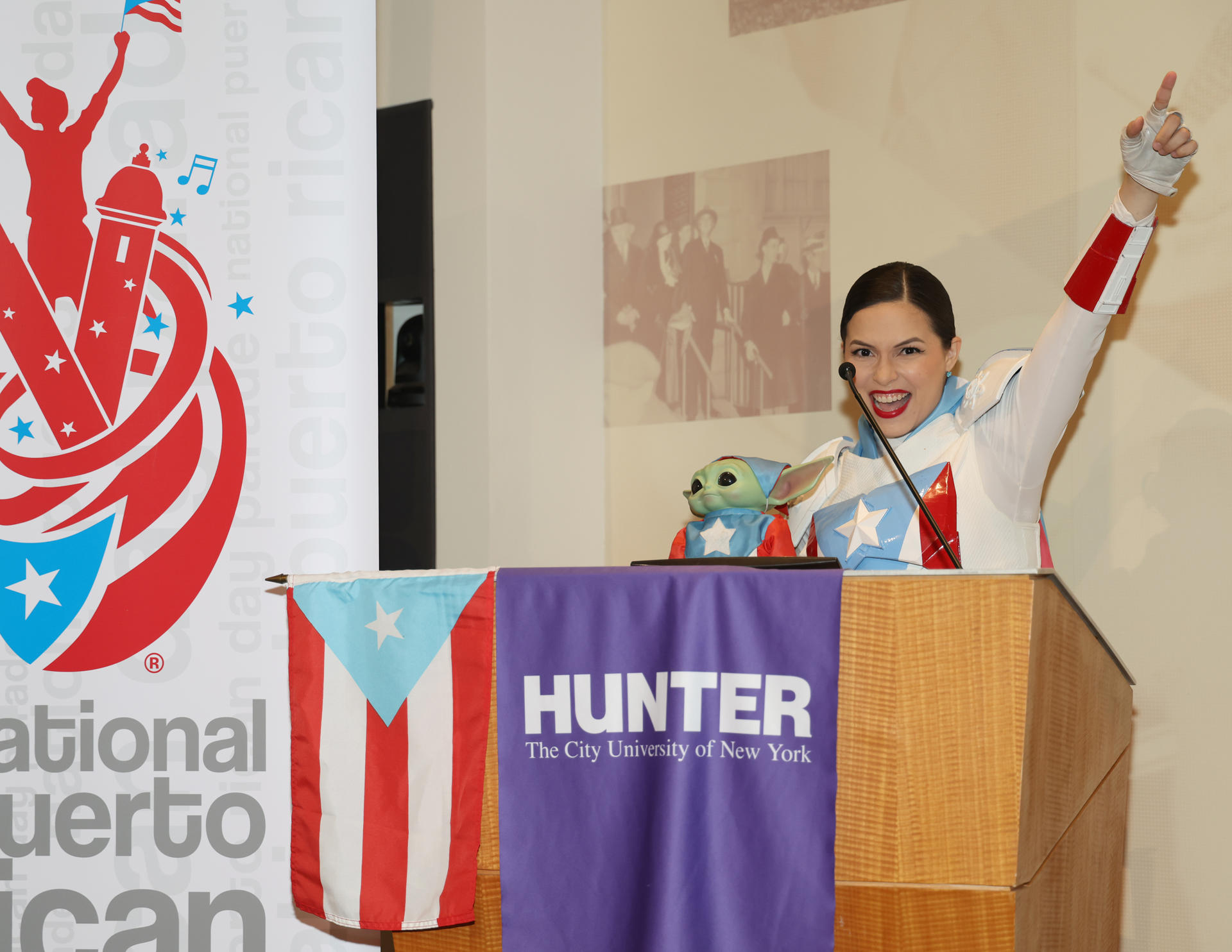 Fotografía cedida por el Desfile Nacional Puertorriqueño (NPRDP) que muestra a la fundadora de 'Boricuaverse', la bailarina Lilibeth Torres, hablando durante una rueda de prensa este martes, en Nueva York (EE.UU.). EFE/ Vincent Villafañe
