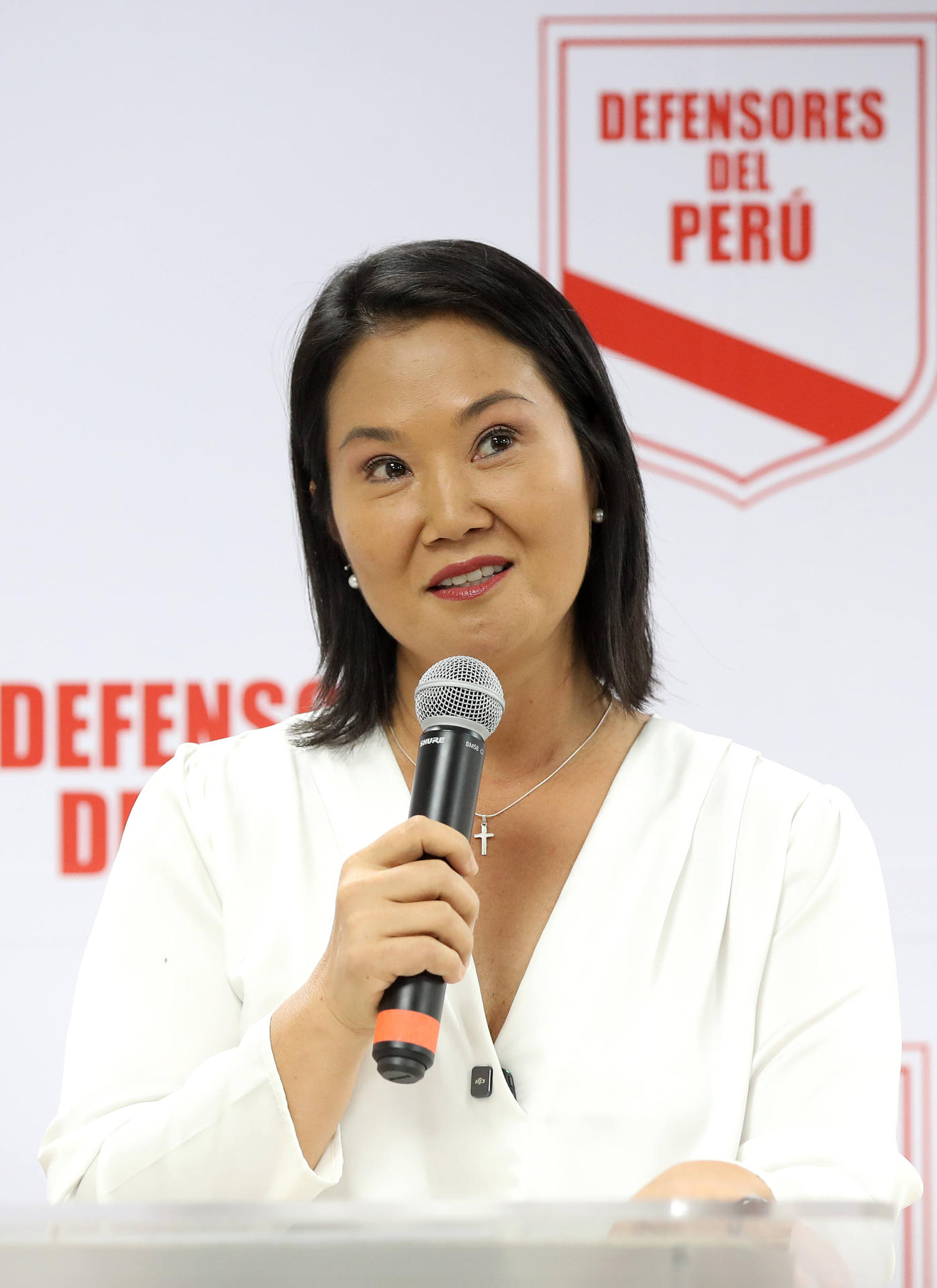 La candidata derechista a la Presidencia de Perú, Keiko Fujimori, habla durante un evento de campaña este martes, en Lima (Perú). EFE/ Paolo Aguilar
