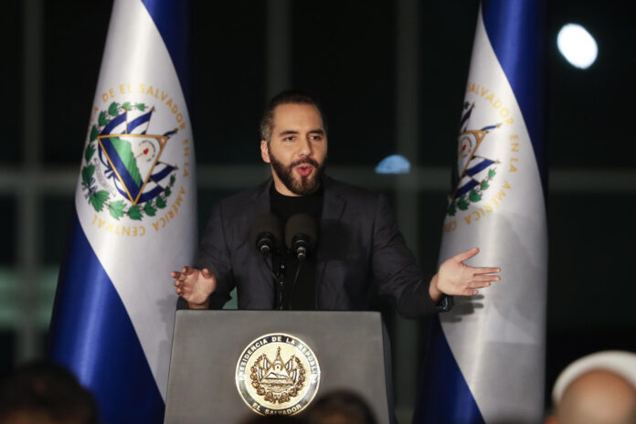 El presidente de El Salvador, Nayib Bukele, participa en la inauguración de las nuevas oficinas centrales de la Fiscalía General de la República (FGR) este martes, en Antiguo Cuscatlán (El Salvador). EFE/ Rodrigo Sura

