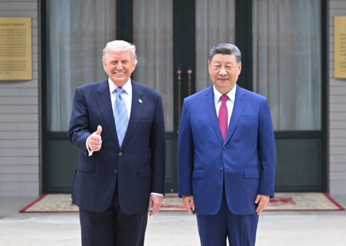 Archivo - PEKÍN, 15/05/2026.- El presidente de los Estados Unidos, Donald J. Trump (i), junto al presidente chino, Xi Jinping (d), en Zhongnanhai, Pekín. China y Estados Unidos cerraron este viernes la visita de Donald Trump a Pekín con una fórmula política de estabilidad para los próximos años, promesas de cooperación comercial y varios interrogantes aún sin despejar sobre los compromisos concretos alcanzados. EFE/ Portavoz del Ministerio de Exteriores de China vía X SOLO USO EDITORIAL/SOLO DISPONIBLE PARA ILUSTRAR LA NOTICIA QUE ACOMPAÑA (CRÉDITO OBLIGATORIO)
