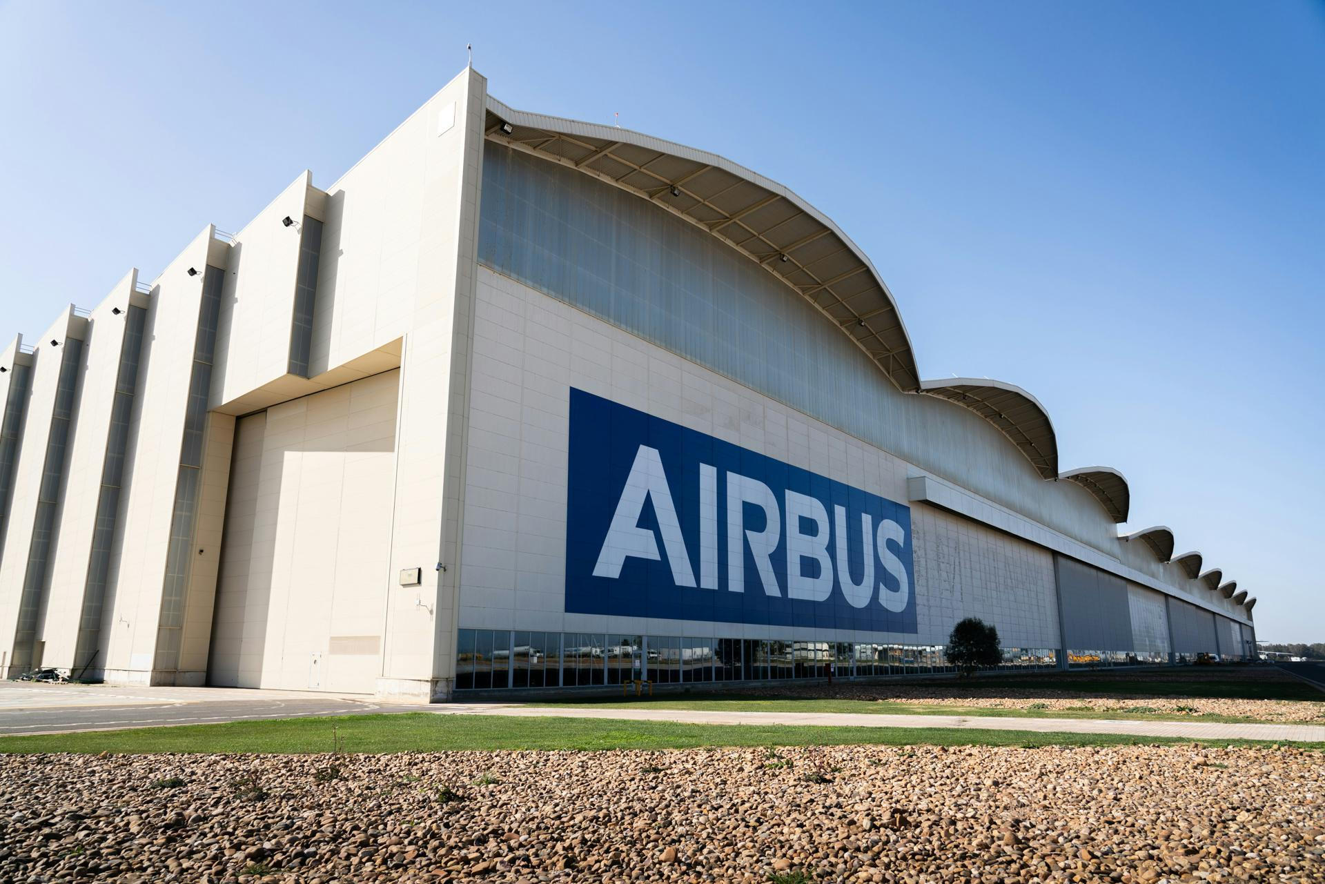 La división de Defensa y Espacio del grupo aeronáutico Airbus abrirá a finales de 2027 un centro destinado a la conversión del avión cisterna multirol MRTT en su planta de San Pablo (Sevilla), que se unirá al que la empresa ya tiene en Getafe (Madrid). EFE/Airbus SOLO USO EDITORIAL/SOLO DISPONIBLE PARA ILUSTRAR LA NOTICIA QUE ACOMPAÑA (CRÉDITO OBLIGATORIO)
