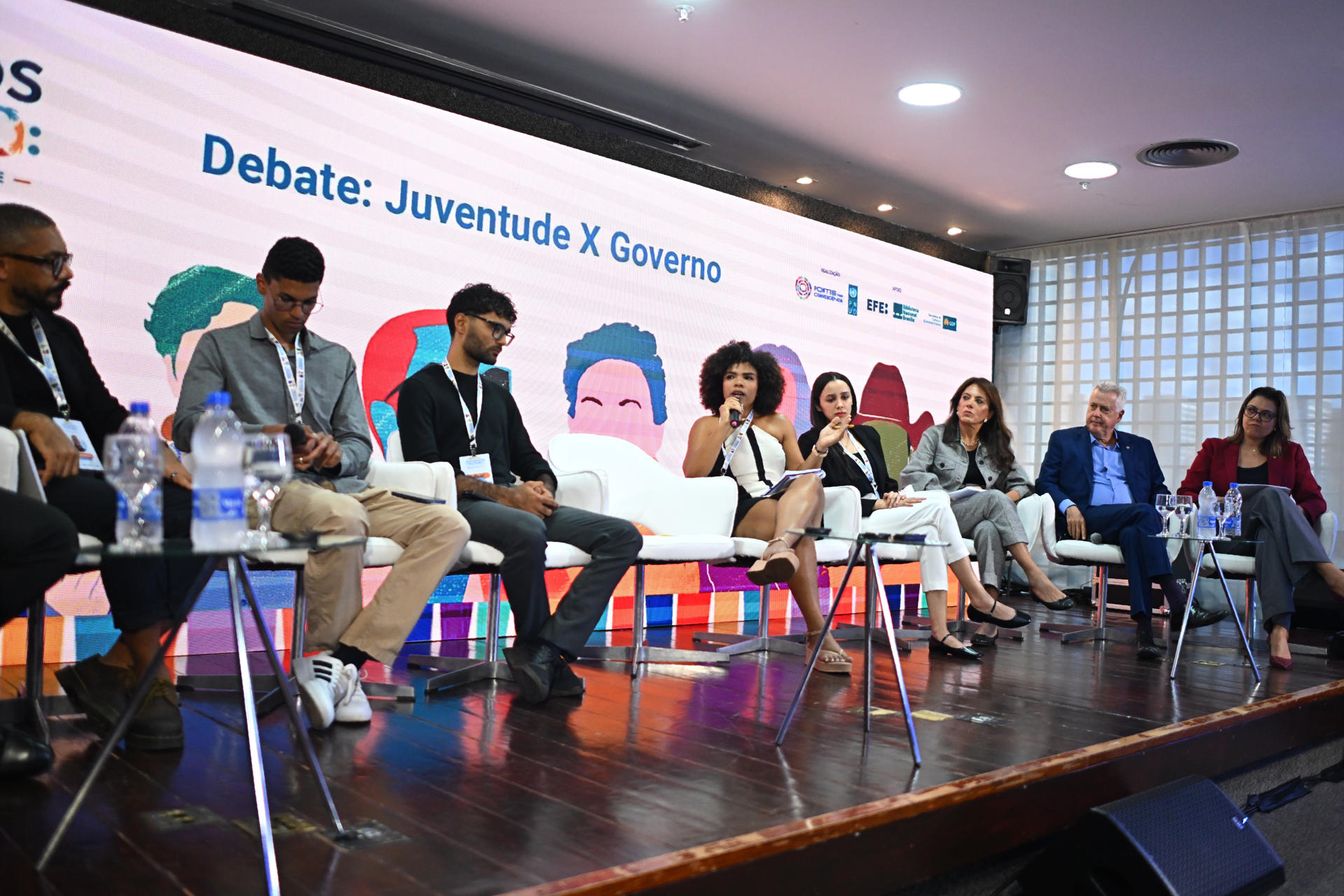 El foro, organizado por el PNUD con el apoyo de la Agencia EFE, reúne a un centenar de jóvenes preocupados con el estado de la democracia. EFE/André Borges
