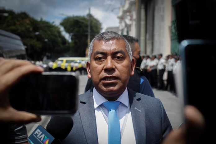 Fotografía de archivo en la que se captó al destituido fiscal anticorrupción de Guatemala, Rafael Curruchiche, en Cuidad de Guatemala (Guatemala). EFE/David Toro
