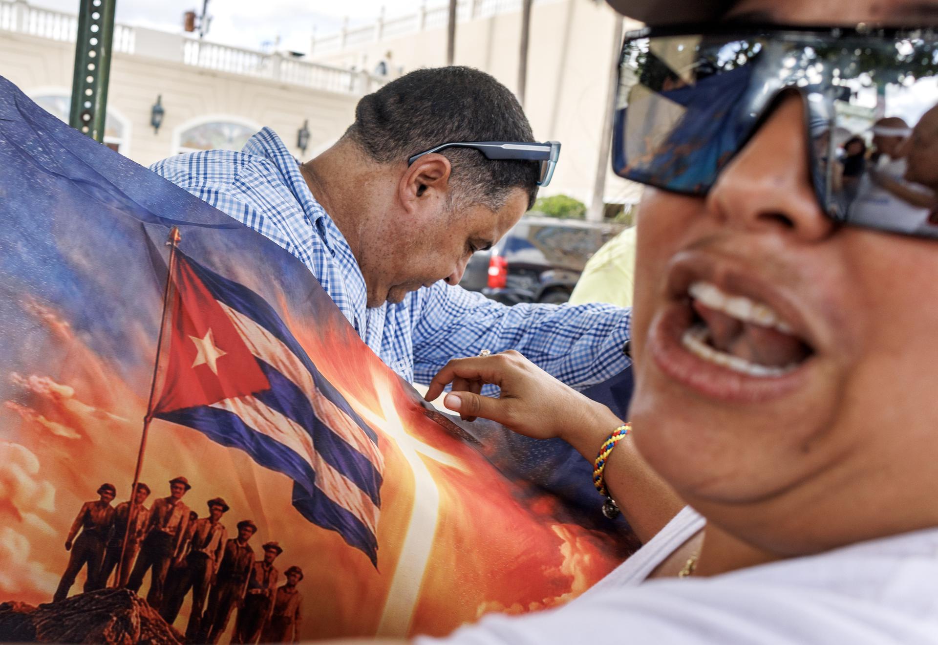 Cubanos en el exilio celebran el Día de la República de Cuba en Miami, Florida, EE. UU., el 20 de mayo de 2026. EFE/EPA/CRISTÓBAL HERRERA-ULASHKEVICH
