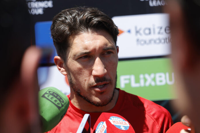 Luis Alfonso 'Pacha' Espino, lateral izquierdo uruguayo del Rayo Vallecano, aseguró que su equipo está firmando 